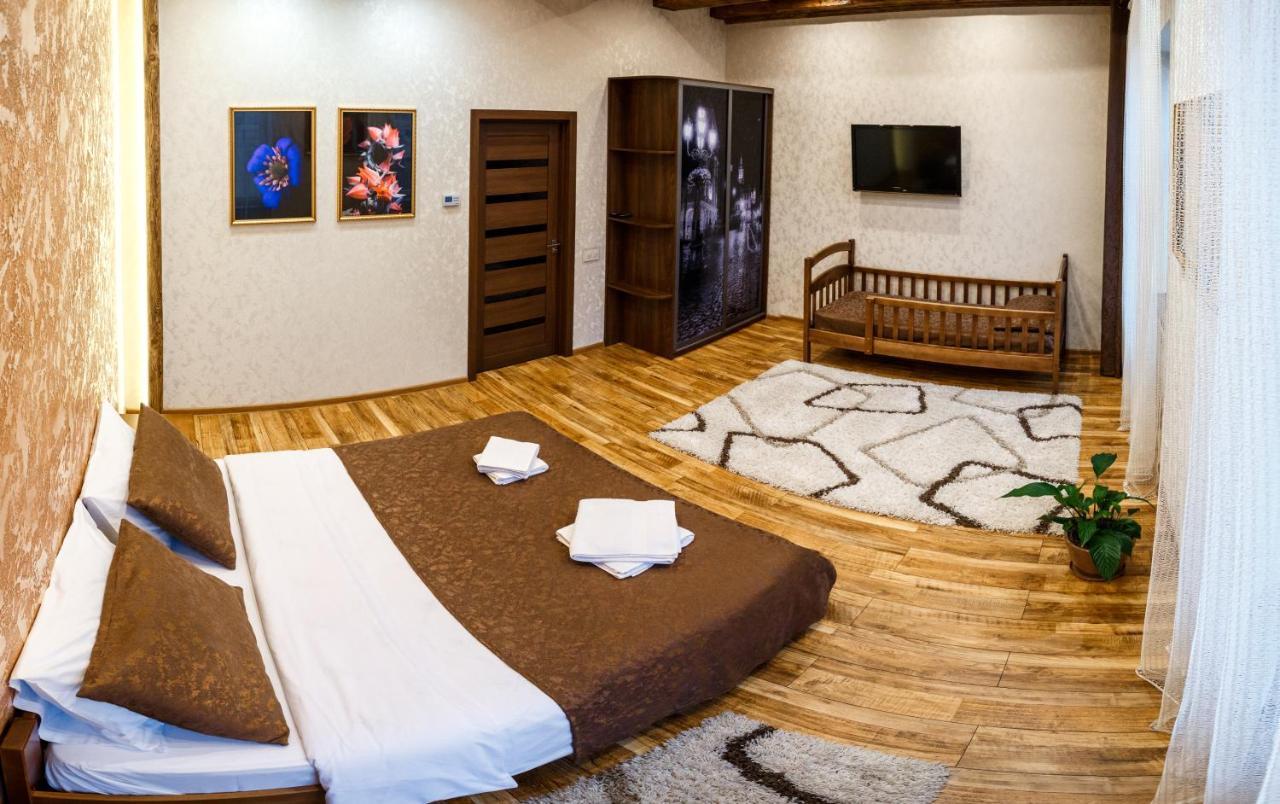 Apartments "The Cultural Capital" Vip Лвив Екстериор снимка