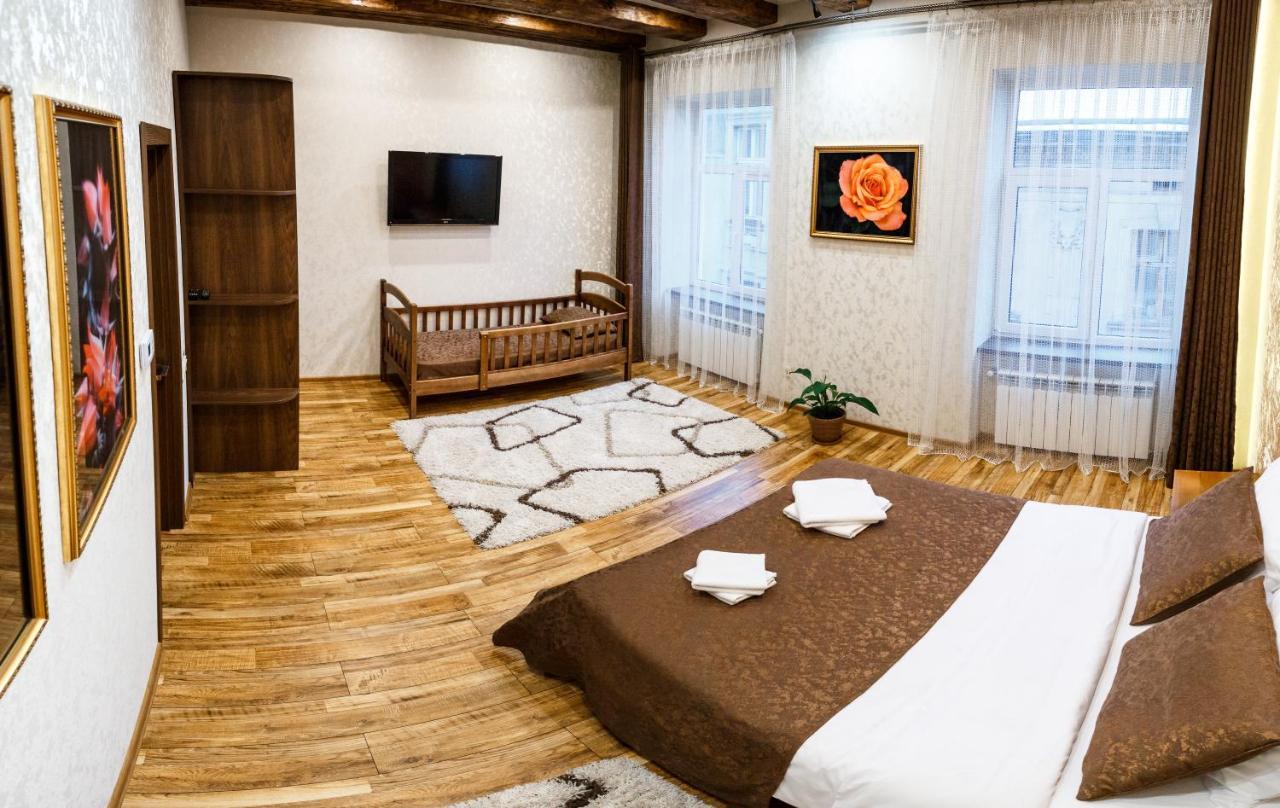 Apartments "The Cultural Capital" Vip Лвив Екстериор снимка